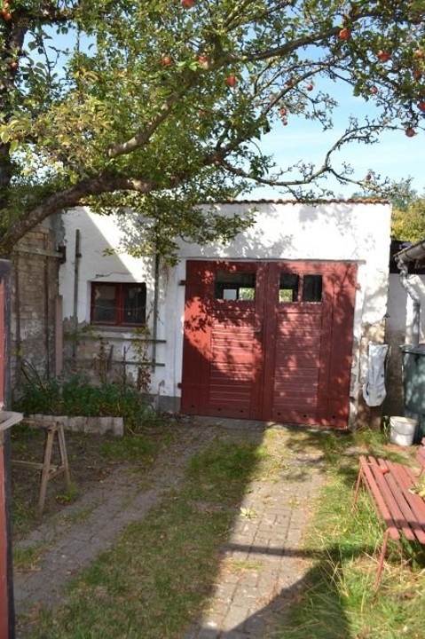 Thumbnail von Baugrundstück mit kleinem Häuschen