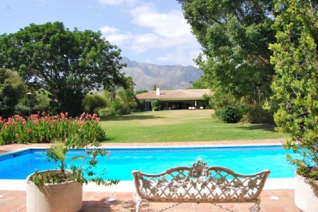 Luxus-Villa in The Golden Mile R2707010