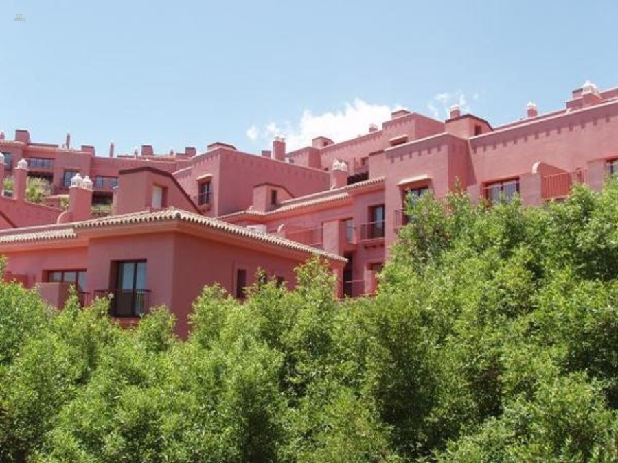 Luxus-Wohnung in Benahavis R2659238