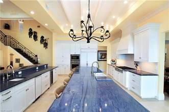 Thumbnail von 2490 McGregor Boulevard