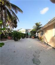 Thumbnail von 3562 Estero Boulevard