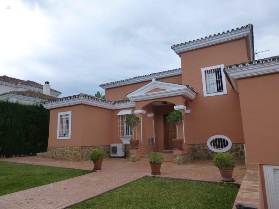Luxus-Villa in Nueva Andalucia R2306504