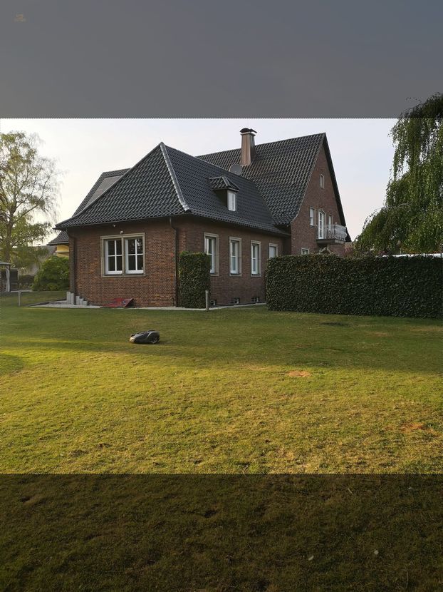 Großzügige, ortsprägende Villa mit zehn Zimmern 