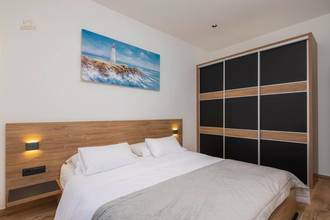 Thumbnail von Moderne Neubau-Villa in der 1. Reihe zum Meer mit Swimmingpool auf der Dachterrasse