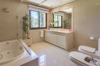 Thumbnail von Luxus-Villa in Marbella R2824868