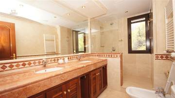 Thumbnail von Luxus-Haus in Sierra Blanca R2827241