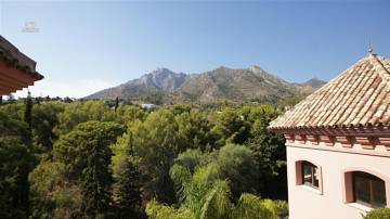 Thumbnail von Luxus-Haus in Sierra Blanca R2827241
