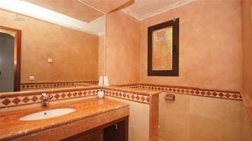 Thumbnail von Luxus-Haus in Sierra Blanca R2827241