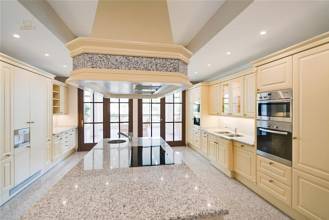 Thumbnail von Luxus-Villa in Marbella R2826047