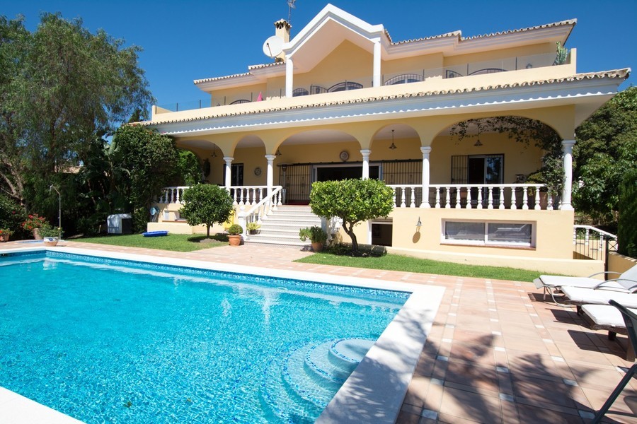 Luxus-Villa in El Paraiso R2738222