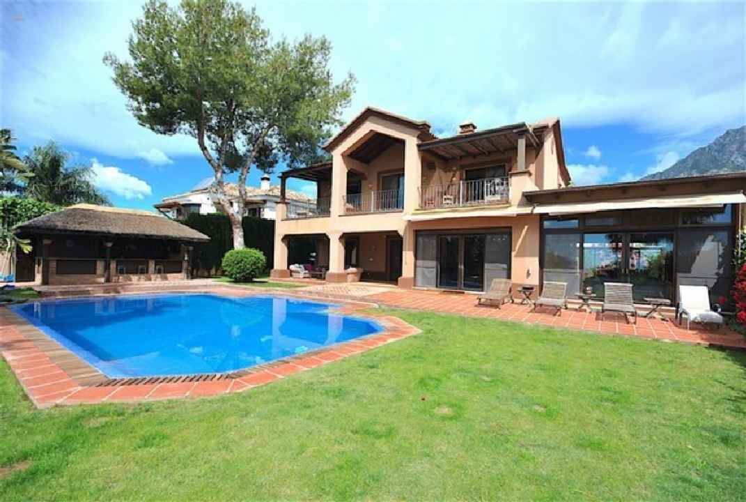 Luxus-Villa in Marbella R2680058