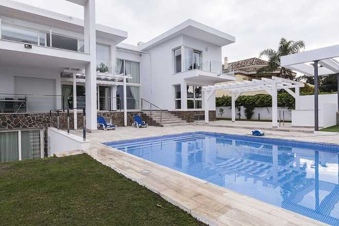 Luxus-Villa in Nueva Andalucia R2555318 