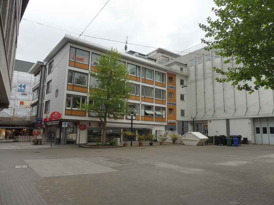 Stuttgart-Mitte'nin kalbinde konut ve işyeri binası