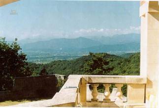 Thumbnail von Beeindruckende neoklassische Villa