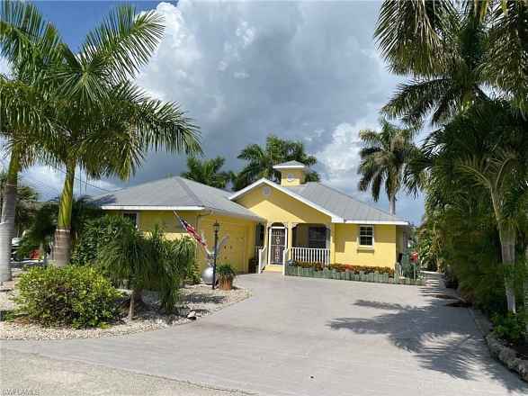 2614 SW 39th Terrace Cape Coral, FL 33914