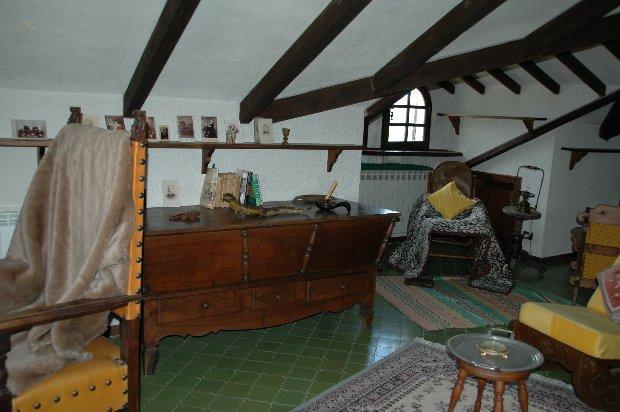 Thumbnail von Charmante Villa auf eigenem Hügel