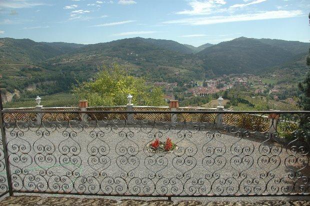 Thumbnail von Charmante Villa auf eigenem Hügel