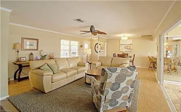 Thumbnail von 822 Montclaire CourtCape Coral, FL 33904