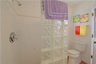 Thumbnail von 822 Montclaire CourtCape Coral, FL 33904