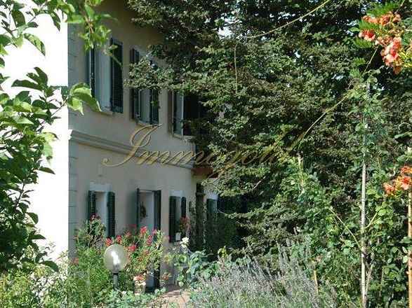 Charmantes Landhaus in den sanften Hügeln bei Asti.