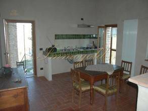 Thumbnail von Operational agriturismo with its own vineyard, in a highly interesting tourist wine region.