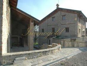 Thumbnail von Operational agriturismo with its own vineyard, in a highly interesting tourist wine region.