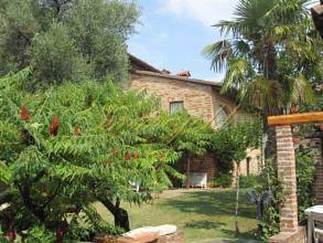 Thumbnail von Residieren im alten Herrenhaus der Grafen Roero… Bei Alba – Roero, ein besonderes Anwesen sucht einen neuen Besitzer.