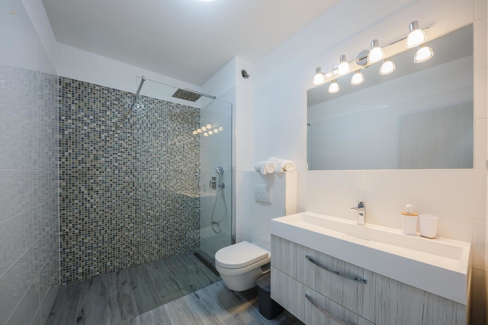 Thumbnail von Moderne Villa mit Swimmingpool und Meerblick, Region Split