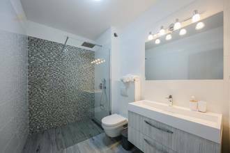 Thumbnail von Moderne Villa mit Swimmingpool und Meerblick, Region Split