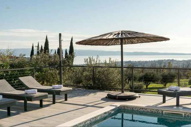 Moderne Villa mit Swimmingpool und Meerblick, Region Split