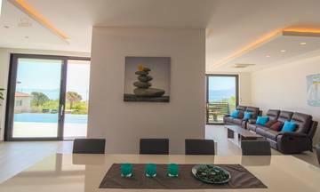 Thumbnail von Moderne Neubau-Villa mit Infinity-Swimmingpool, Region Rijeka