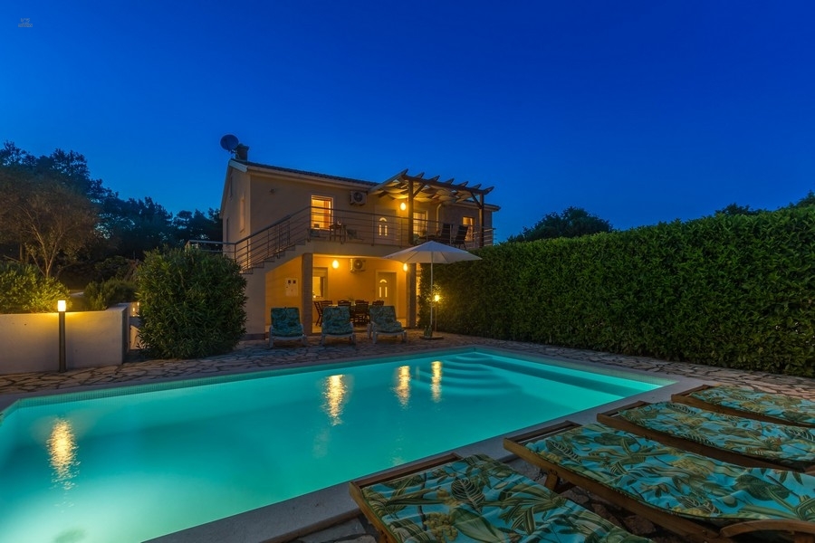 Region Krk, Insel Krk: Haus mit Swimmingpool