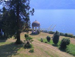 Thumbnail von Einen grandiosen Seeblick und ein riesiges Areal zeichnen dieses Anwesen aus.