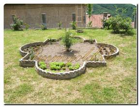 Thumbnail von Landhaus-Villa mit historischen Merkmalen im Herzen des Naturparks von Monte Fenera.