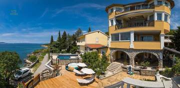 Thumbnail von Villa in der ersten Reihe zum Meer in der Region Novi Vinodolski