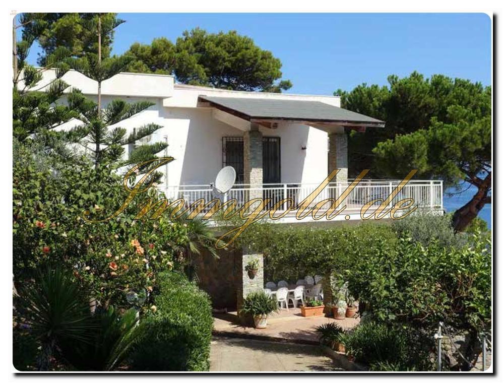 Immogold Villa am Meer mit Depedancen