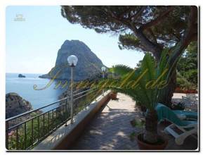 Thumbnail von Immogold Villa am Meer mit Depedancen