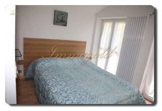 Thumbnail von Immogold Tolle Lage, vollständig renoviert Seeblick drei Wohnungen und Pool