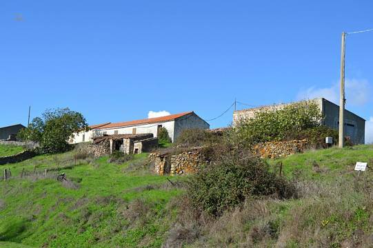 ca.15 km vom Meer entferntes landwirtschaftliches Gut
