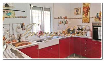 Thumbnail von Immogold Haus mit Pool und schönem Grundstück