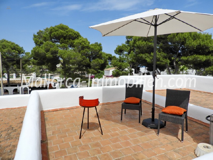 Thumbnail von WUNDERSCHÖNES CHALET MIT TEILMEERBLICK