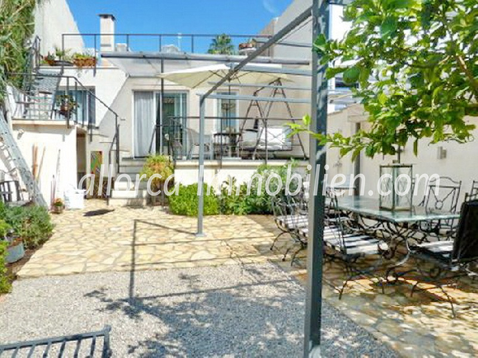 HÜBSCHES KLEINES HAUS MIT GARTEN