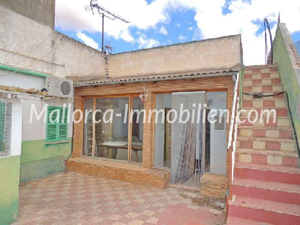 DORFHAUS MIT 4 ETAGEN ZUM SANIEREN