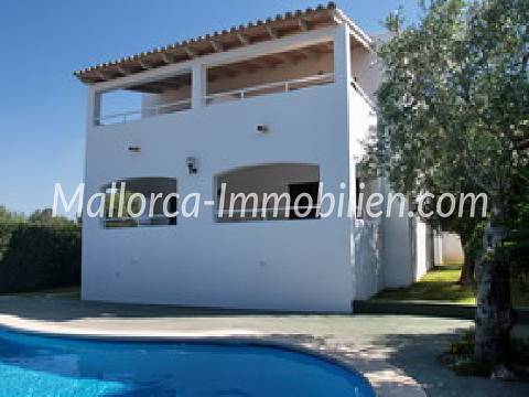 EINFAMILIENHAUS MIT GARTEN UND VERMIETLIZENZ