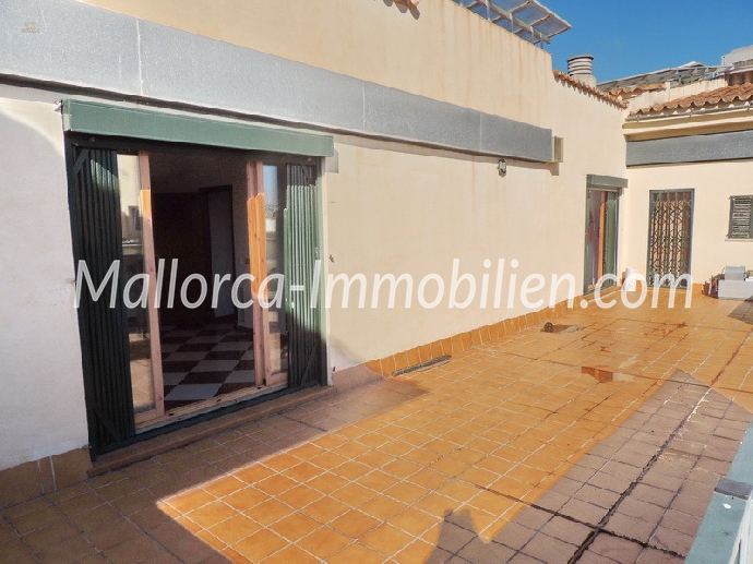 WOHNUNG ODER BÜRO INMITTEN DER STADT MIT DACHTERRASSE