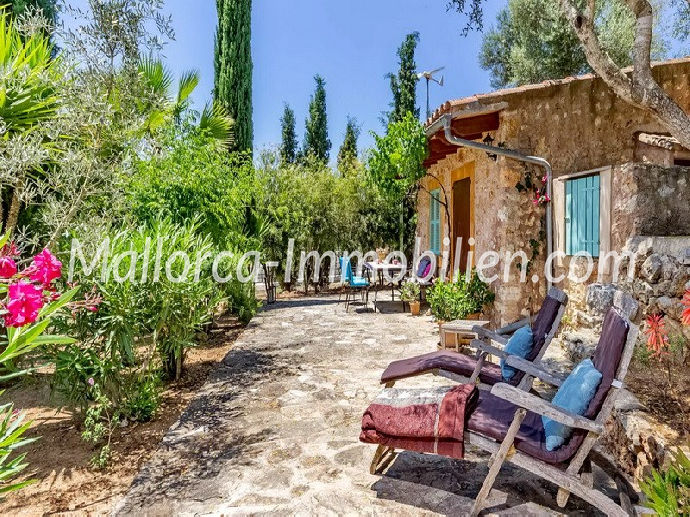 WUNDERSCHÖNES FINCA-ANWESEN MIT PANORAMABLICK - 3 HÄUSER - 2 WOHNUNGEN