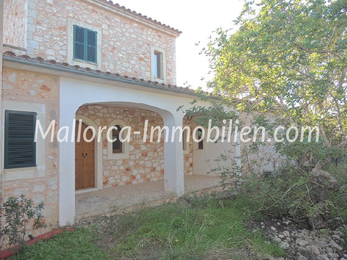 CHARMANTE NEUBAU-FINCA MIT PANORAMA UND MEERWEITBLICK