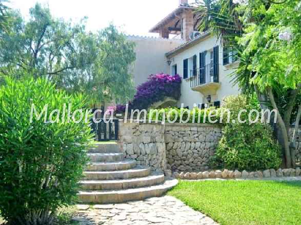 STATTLICHES FINCA-ANWESEN MIT MEDITERRANEM FLAIR