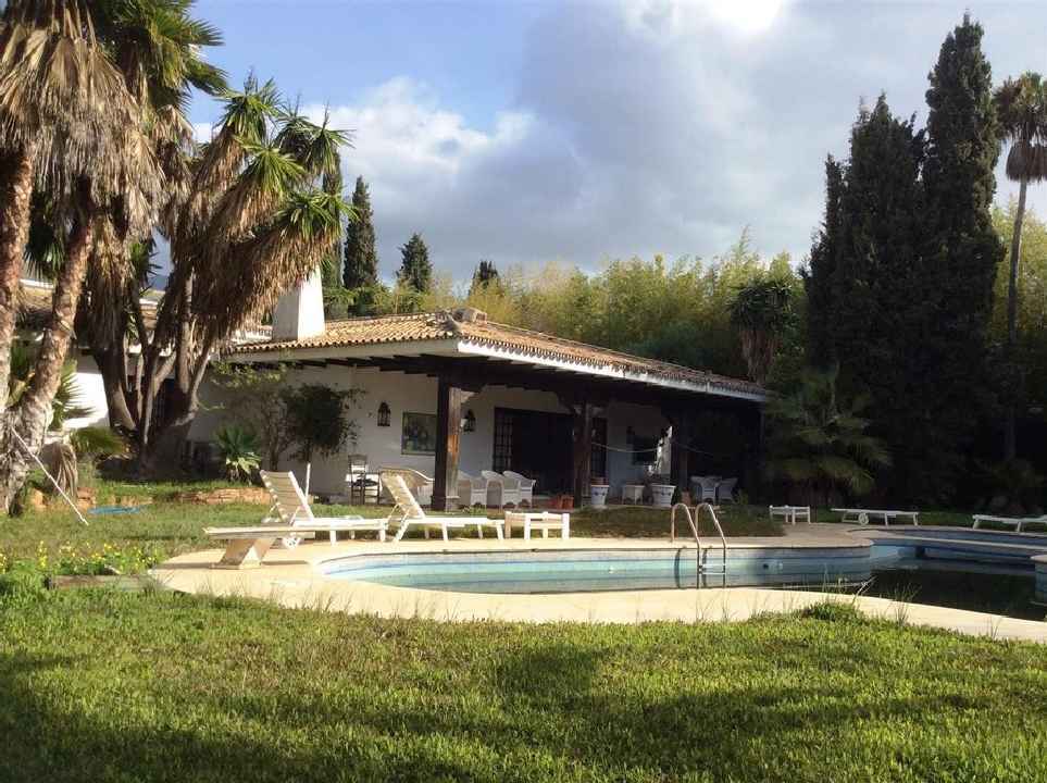 Luxus-Villa in Nagüles R2851951