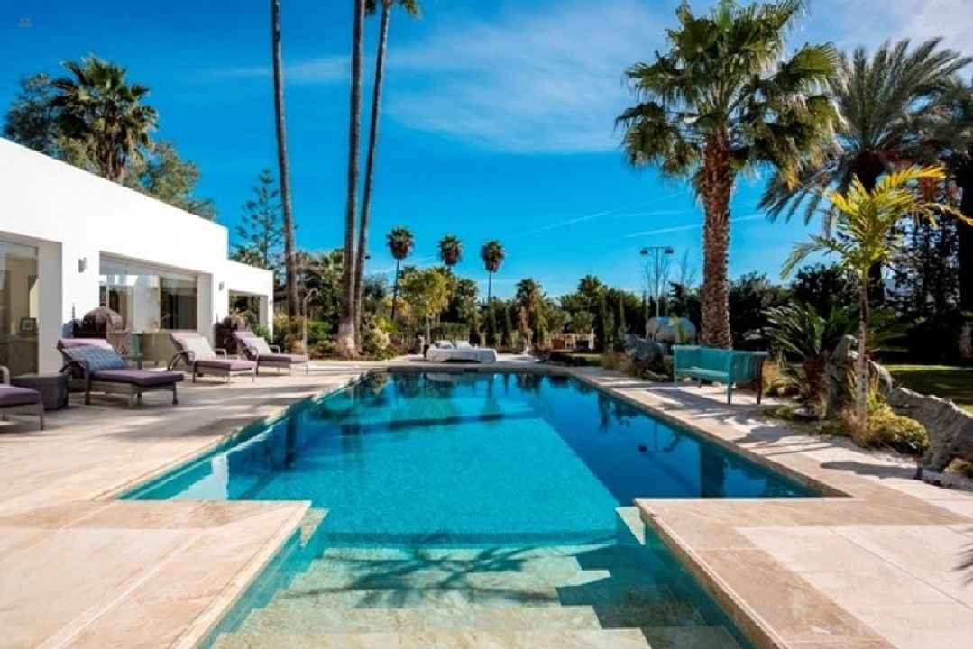 Luxus-Villa in El Paraiso R2849690